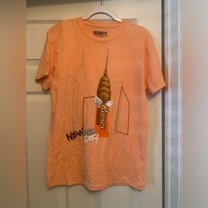Hershey’s Reese’s New York City tshirt - M